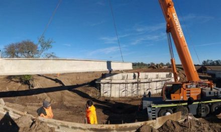 Circunvalación de Villa Nueva: instalaron el fin de semana las vigas del puente