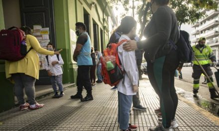 De modo progresivo, alumnos vuelven a la presencialidad plena en Córdoba
