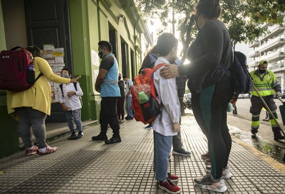 De modo progresivo, alumnos vuelven a la presencialidad plena en Córdoba