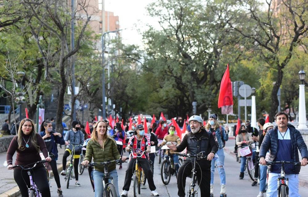 La lista «Revolucionemos la Izquierda» cerró la campaña con una bicicleteada
