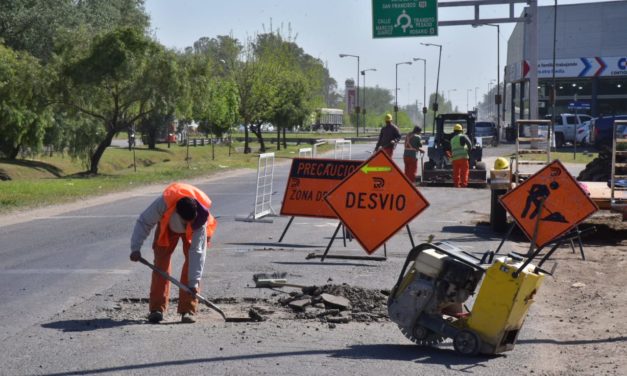 Villa María: El municipio avanza con el plan integral de bacheo sobre bulevar Argentino