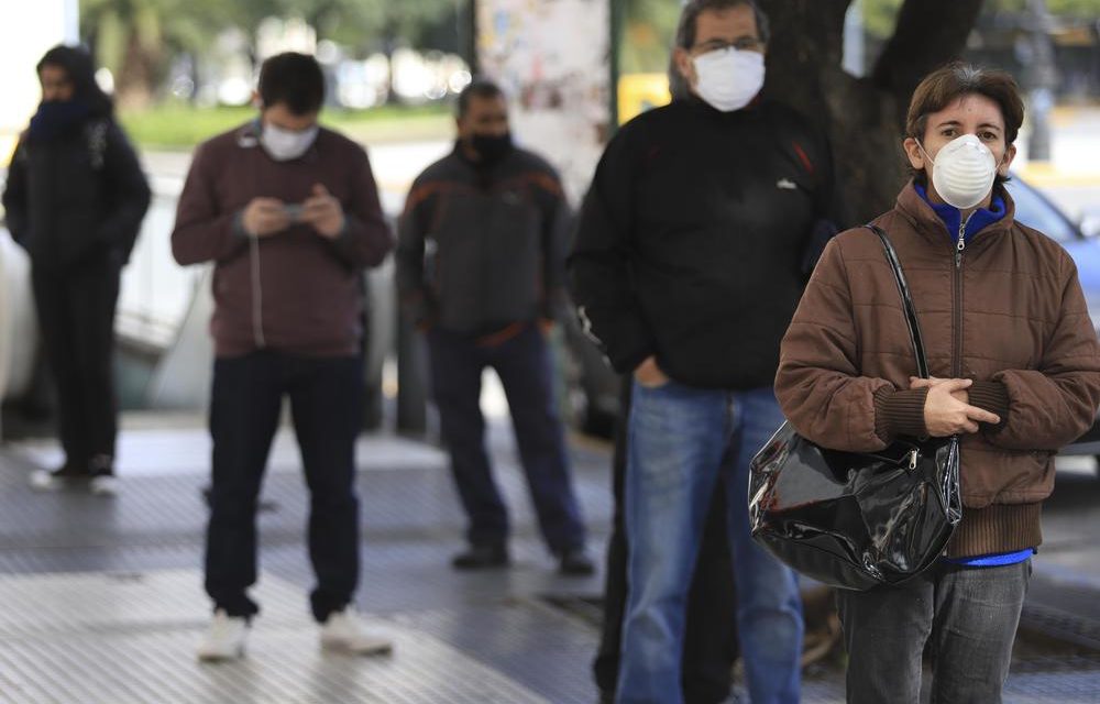 Tras el anuncio, el Gobierno acelera el DNU para reconvertir planes en empleo