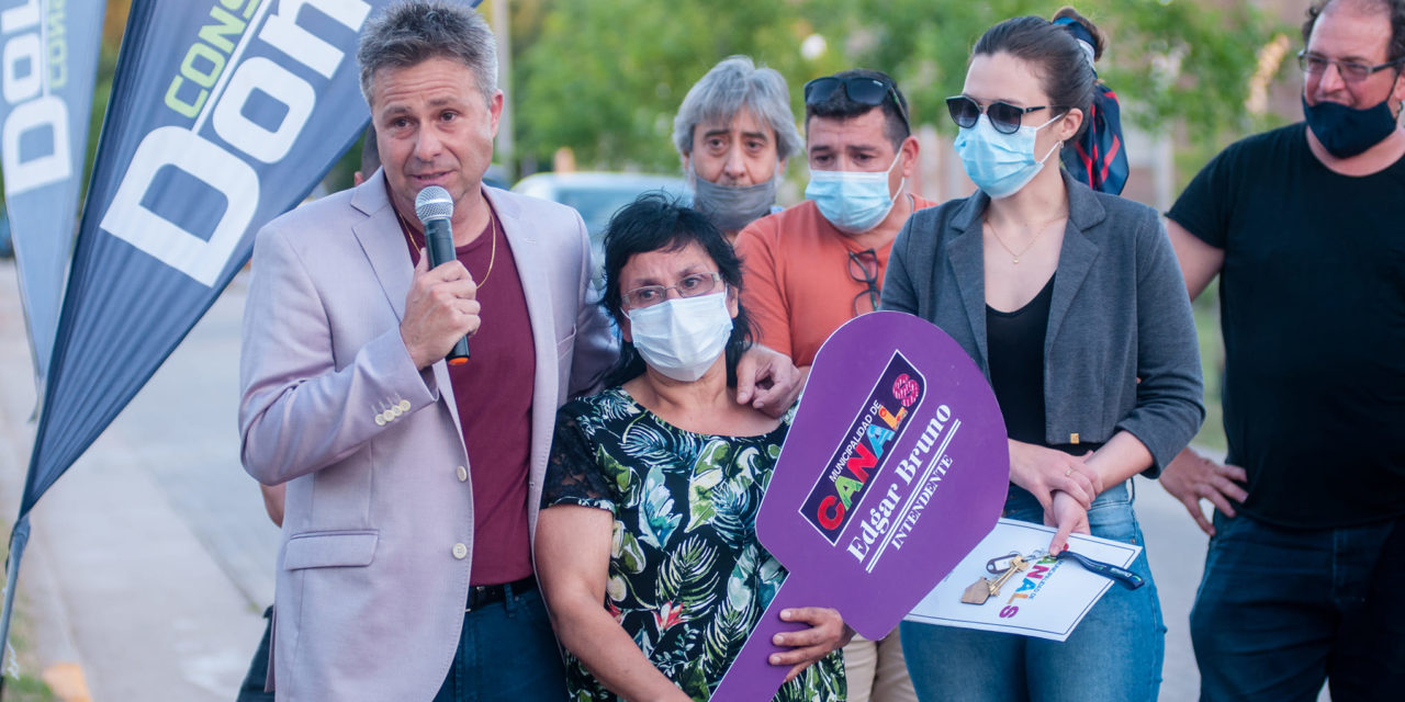 El Gobierno de Canals entregó 5 viviendas