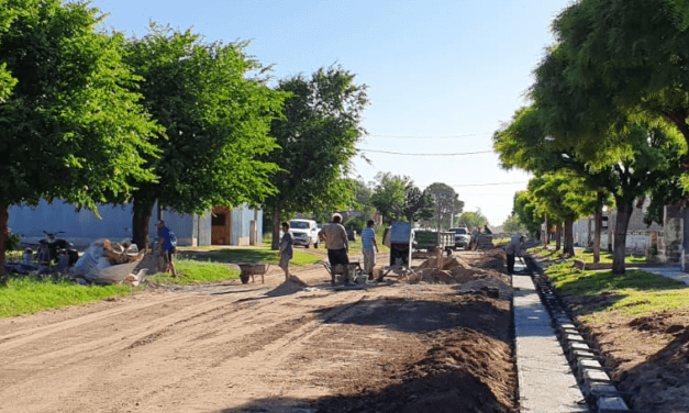 Bulnes: avanza la obra de pavimento y cordón cuneta
