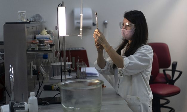 Avanzan los proyectos de producción de vacunas de origen nacional
