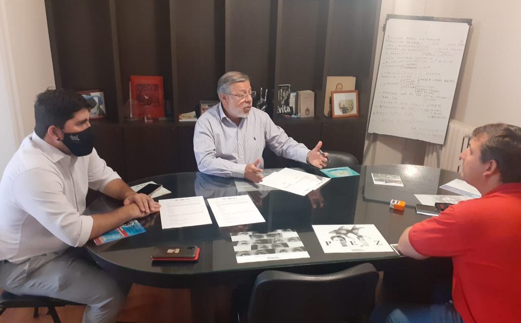 Villa María: firma de contrato para la obra de desagüe pluvial en Barrio Industrial