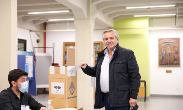 Elecciones: «La democracia siempre se celebra», dijo Fernández