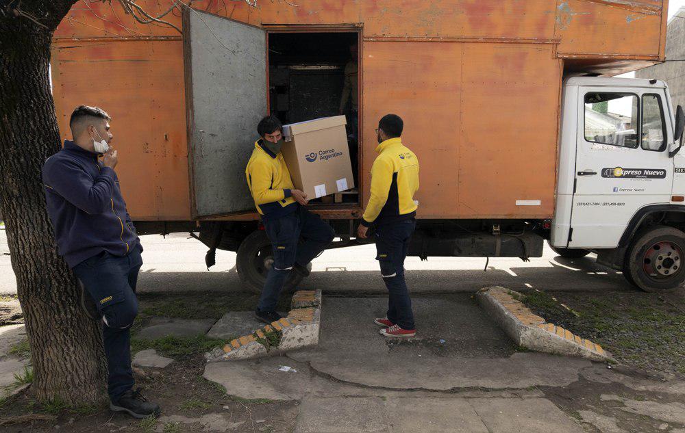 Elecciones legislativas: distribuyen más de 100 mil urnas en todo el país