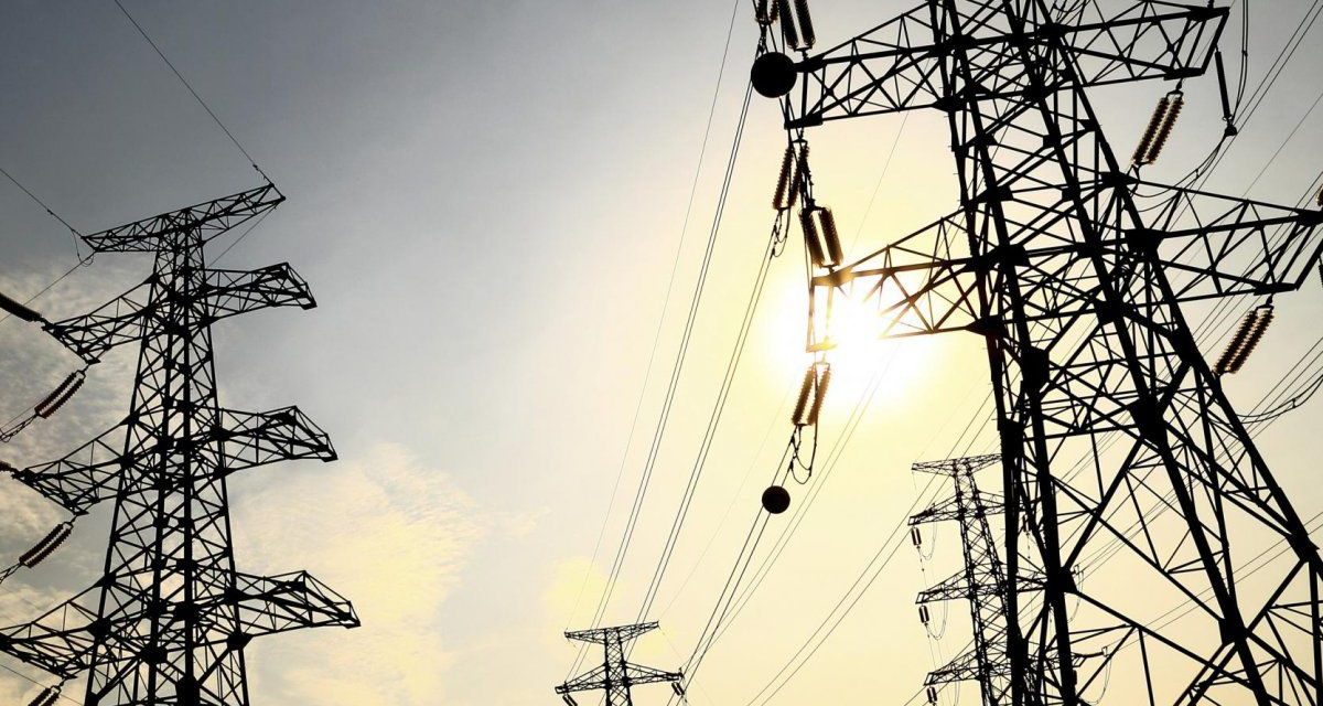 Extienden congelamiento de tarifas eléctricas hasta abril de 2022