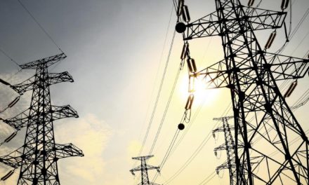 Extienden congelamiento de tarifas eléctricas hasta abril de 2022