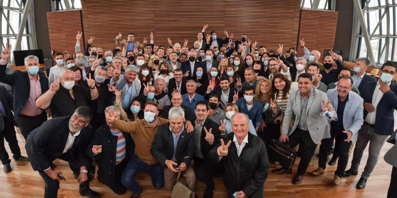 Manzur se reunió con más de 150 intendentes de Córdoba
