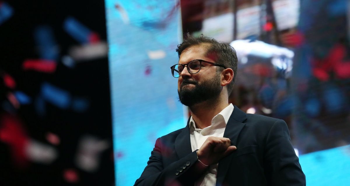Gabriel Boric: «Una democracia sin la gente no es realmente una democracia»