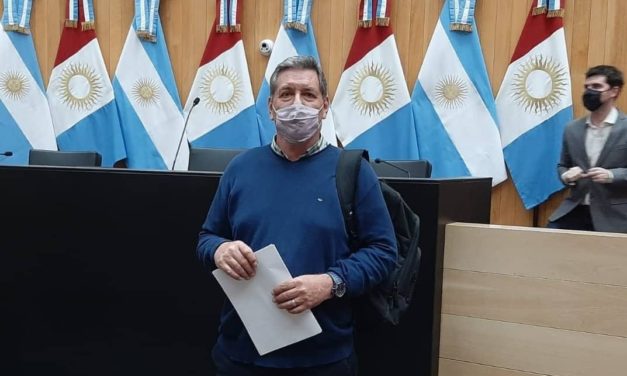Estímulo editorial: bibliotecas de La Carlota recibieron ediciones literarias cordobesas