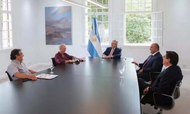 El Presidente anunció un bono de 20 mil pesos para más de 350 mil estatales