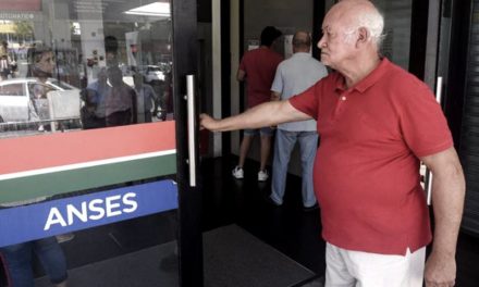 El Presidente anunció un bono de fin de año de $8.000 para los jubilados