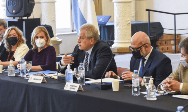 «La universidad es presencialidad plena», dijo el ministro de Educación