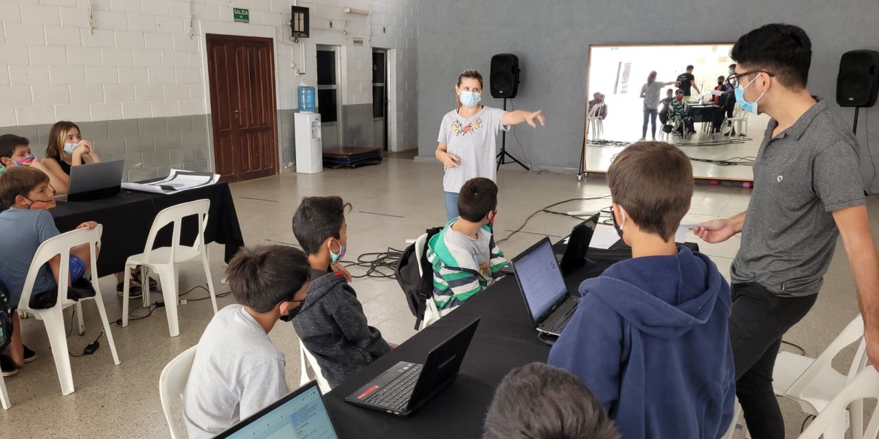 Coronel Moldes: Comenzó el curso de programación para niños
