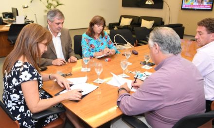 Sueldos estatales: Uepc abrió paritaria y UTS pide negociación propia