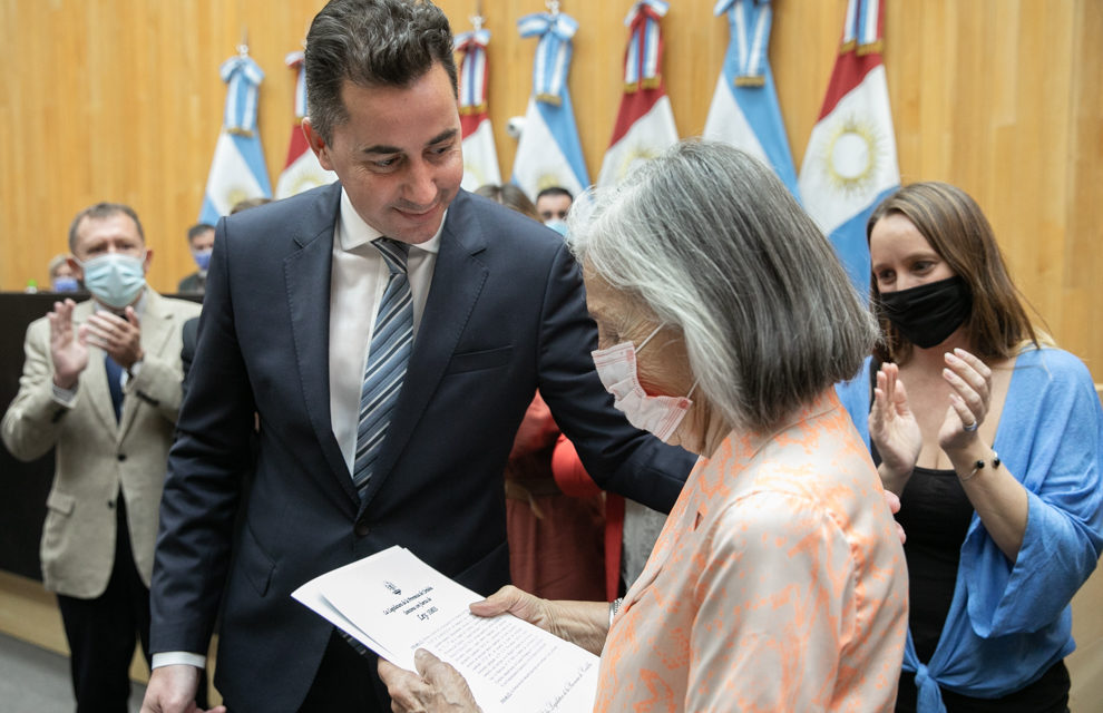 La Legislatura aprobó la donación de una nueva sede a Abuelas de Plaza de Mayo