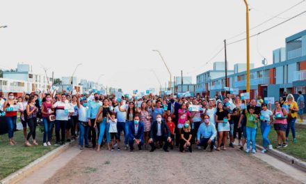 Ferraresi inauguró un desarrollo urbanístico del Procrear II en San Francisco