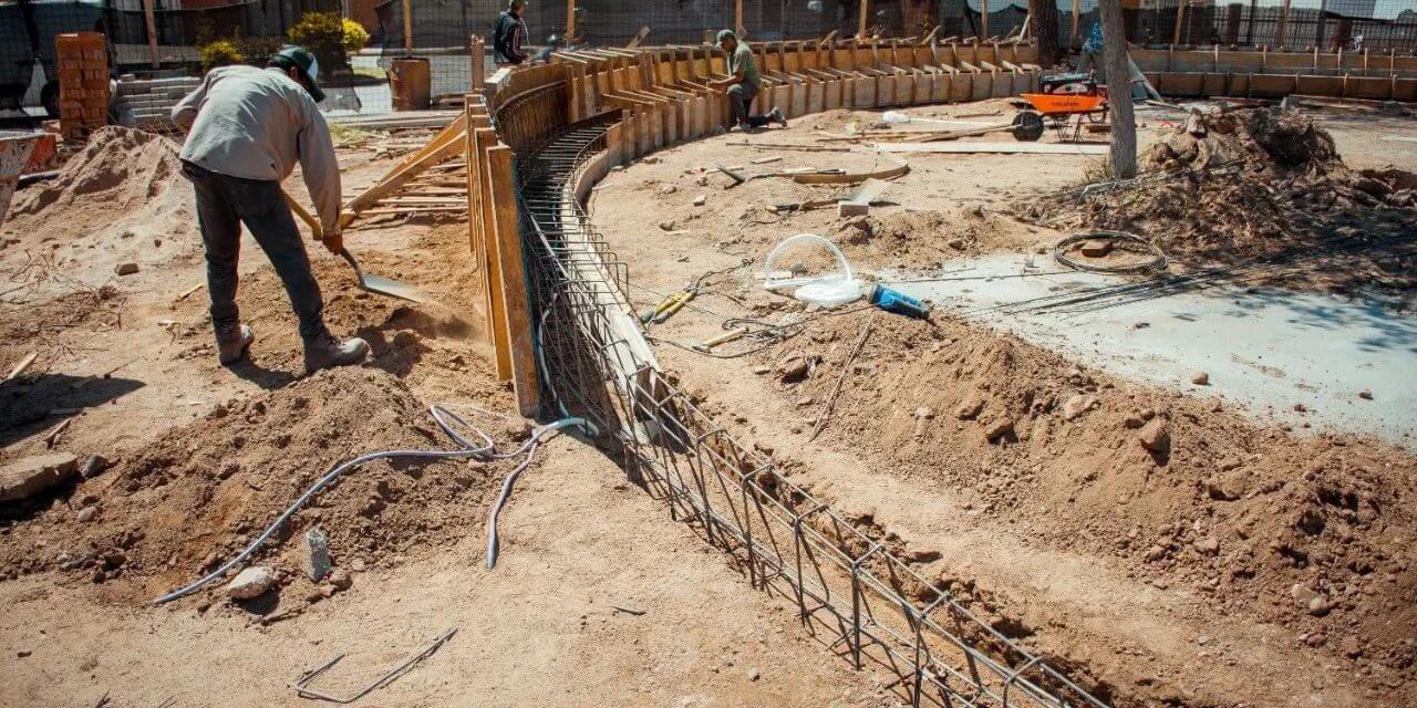 Río Tercero: continúa la remodelación de la Plaza Libertad