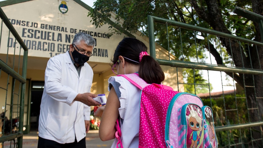 Cerca de 13 millones de estudiantes comienzan el ciclo lectivo en 22 provincias