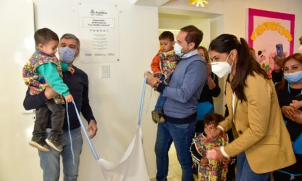 Martín Gill y Juan Zabaleta, inauguraron el jardín municipal de barrio Las Acacias