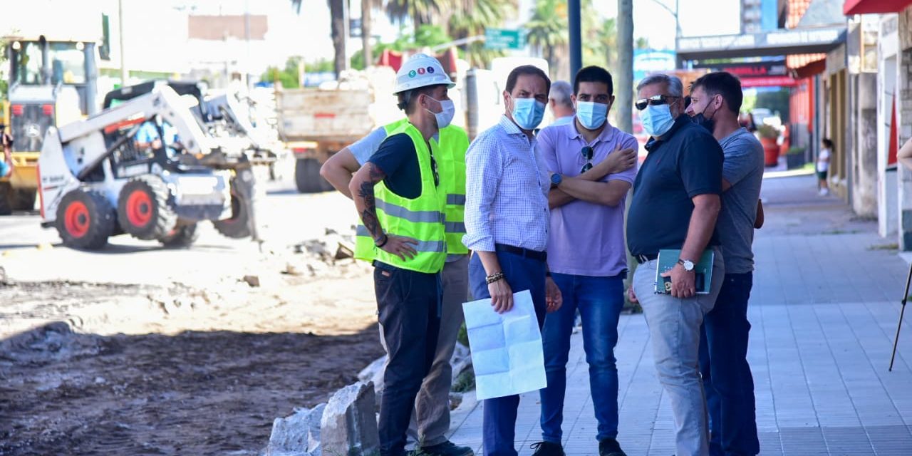 Villa María: Gill supervisó las obras en el Boulevard Alvear