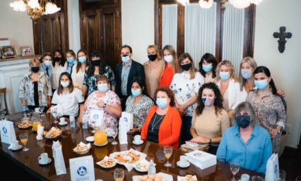 8 de Marzo: Llamosas reconoció a mujeres de la ciudad que realizan trabajos esenciales