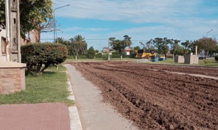Italó: comenzó la obra de adoquinado frente a la Plaza Independencia