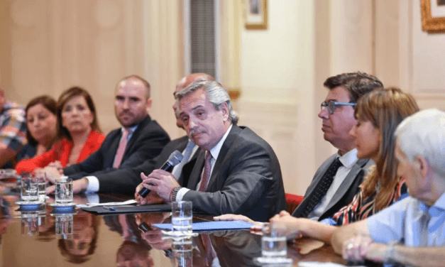 Salario mínimo: acuerdan aumento de 45% y llegará a 47.850 pesos