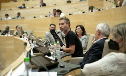 Cossar: “Paren. La pandemia no terminó”