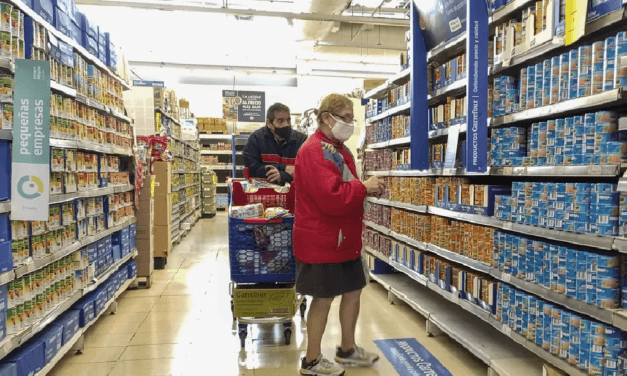 Las ventas minoristas crecieron un 20% en febrero, según un informe privado
