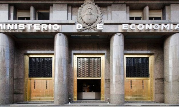 La recaudación tributaria registró en marzo un aumento interanual del 62,5%