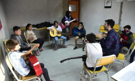 Villa María: Más de 1.200 vecinos y vecinas participan de los 53 talleres del programa Ser Arte y Parte