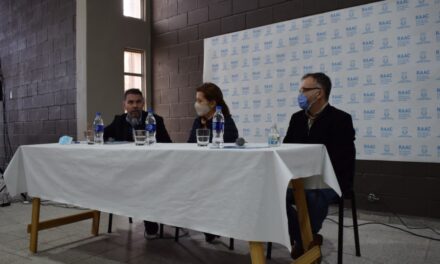 Coronel Moldes: conversatorio sobre prevención y adicciones