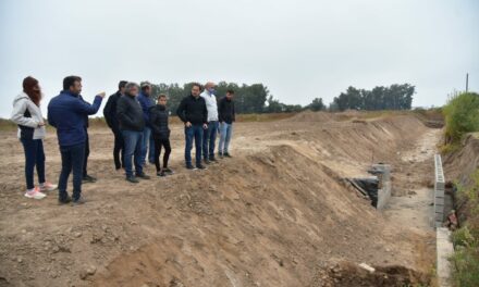 Villa María: Gill supervisó las obras del nuevo desagüe pluvial de barrio Parque Norte