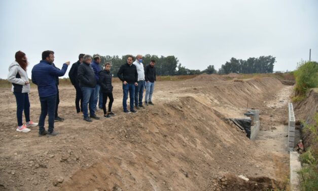 Villa María: Gill supervisó las obras del nuevo desagüe pluvial de barrio Parque Norte