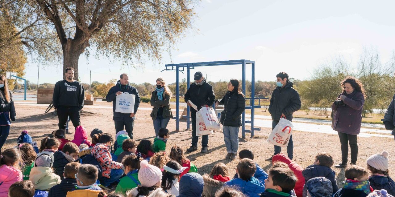 Día del Reciclaje: se realizó una Jornada de Ecocanje en la Costanera del río