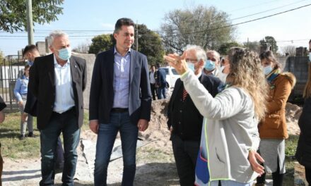 Huinca Renancó: Calvo recorrió la obra de ampliación en un jardín de infantes