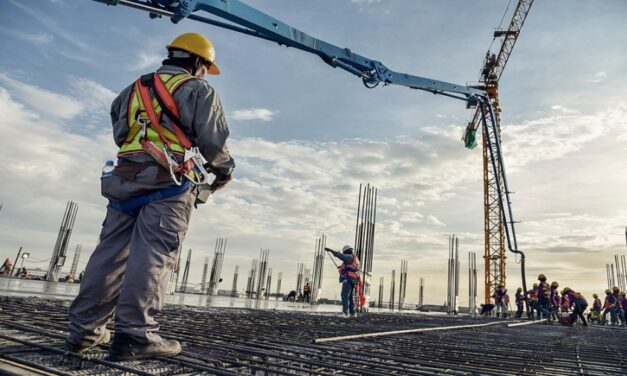 En 21 meses de gestión, Javier Milei registró la pérdida de casi 20 mil empresas y 276 mil empleos