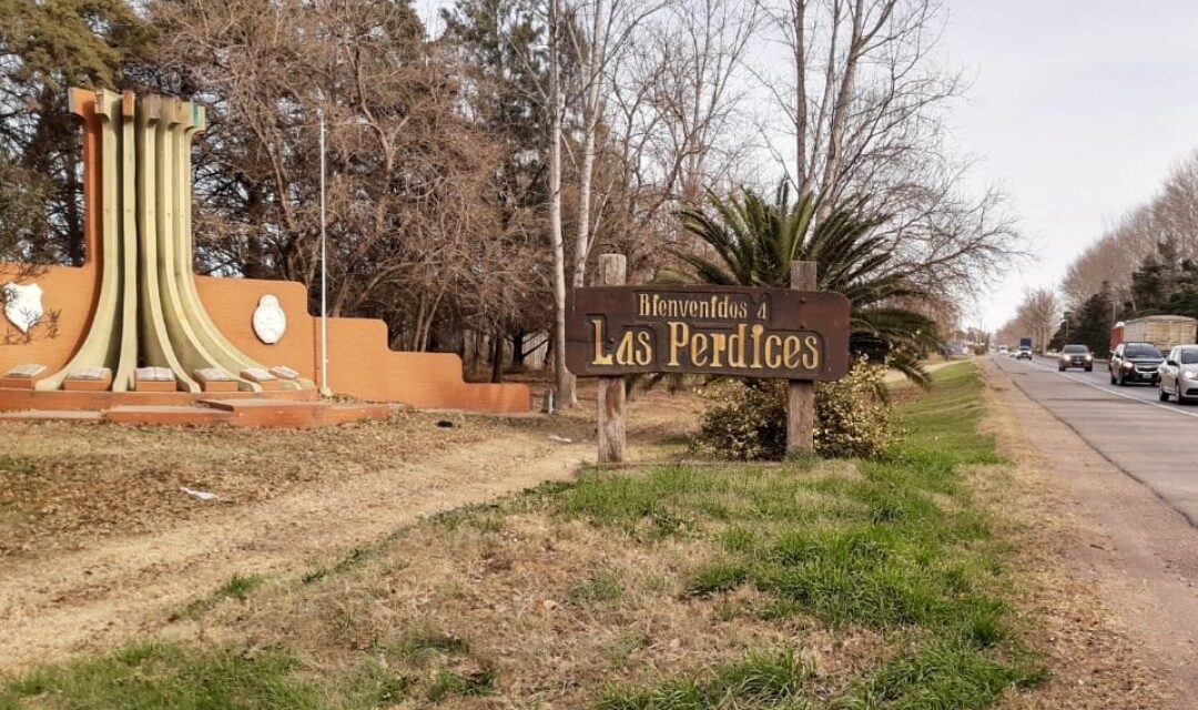 Las Perdices: Torres entregó aportes para la obra de cloacas y luces led