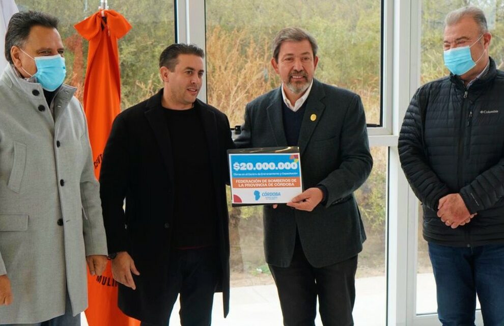 La Provincia entregó $20 millones a la Federación de Bomberos Voluntarios