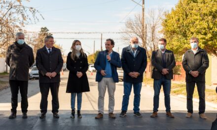 Río Cuarto: Llamosas habilitó las obras en Arturo M. Bas y Roque S. Peña