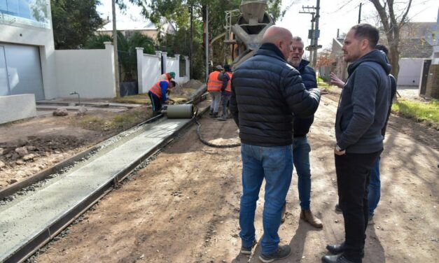 Villa María: Avanza la construcción de cordón cuneta en barrio Mariano Moreno