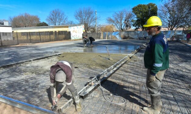 Villa María: Comenzó el hormigonado del nuevo playón deportivo en Barrio Avellaneda