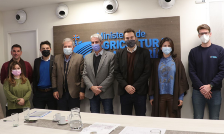 Se firmó el contrato para la construcción de un acueducto ganadero