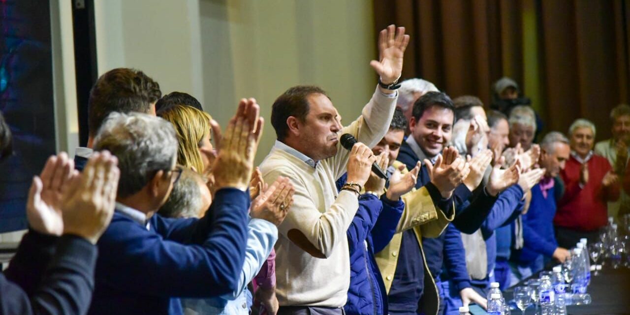 Gill y un centenar de intendentes lanzan un espacio propio de cara al 2023
