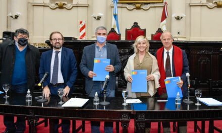 La Provincia y la Fundación Bunge y Born impulsan la capacitación docente en artes