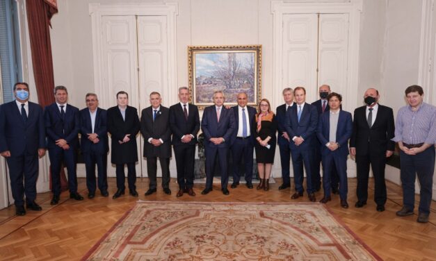 El Presidente analizó con gobernadores la coyuntura nacional y la situación provincial